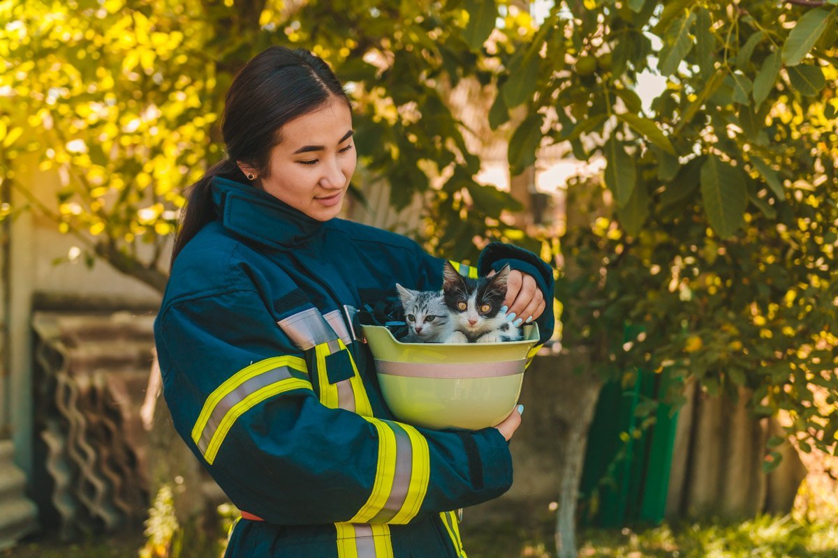 Кроме нас, за них заступиться некому Кроме нас, за них заступиться некому