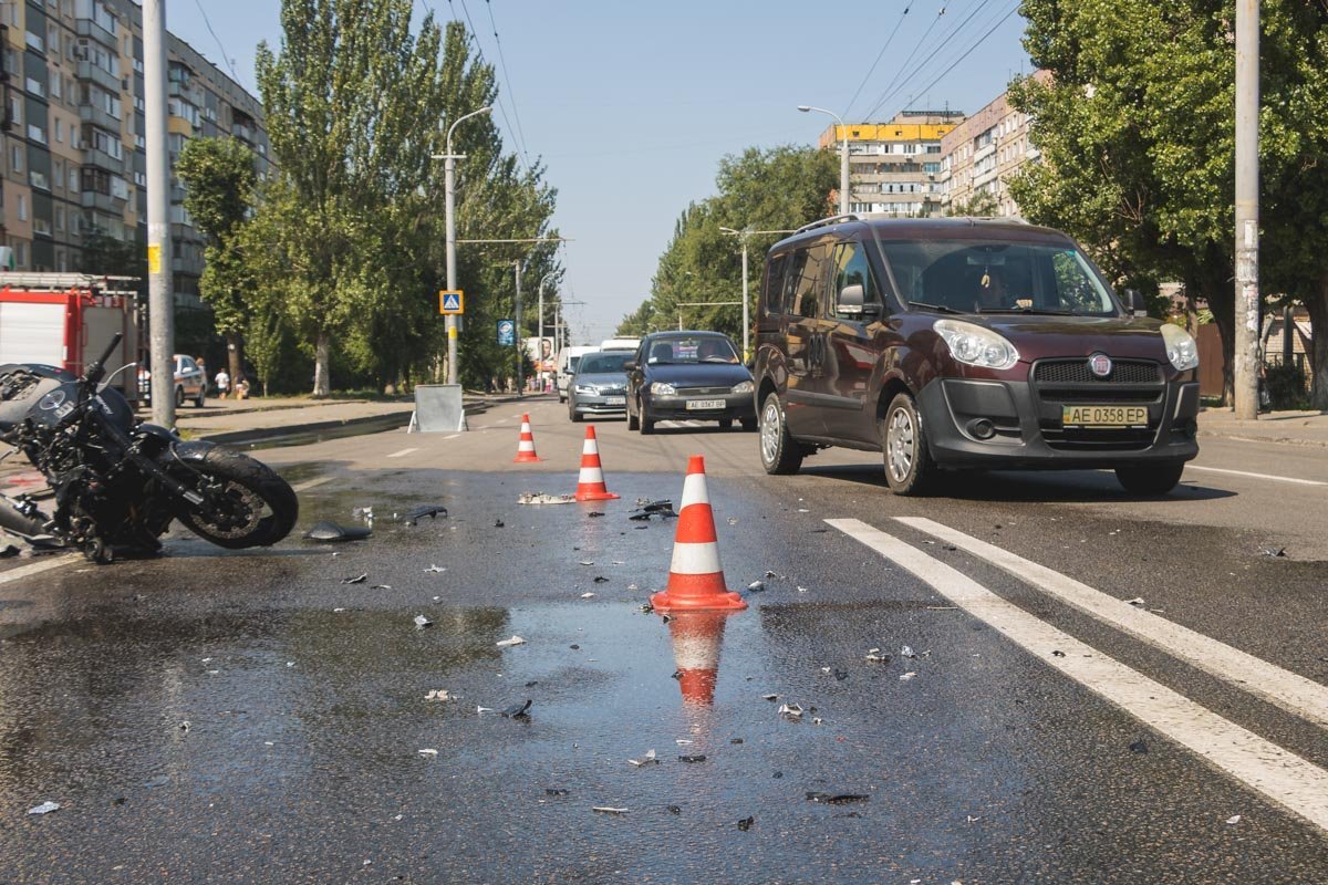 13 августа на улице Калиновая, 45 произошло ДТП 13 августа на улице Калиновая, 45 произошло ДТП