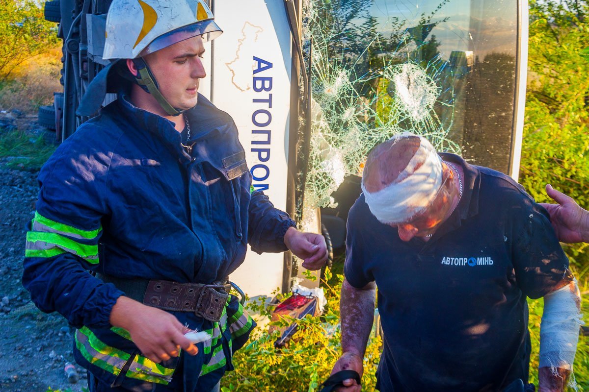 На место аварии прибыли несколько карет медиков