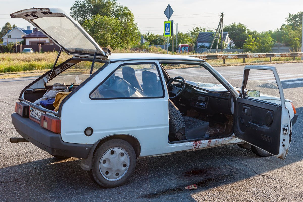 Автомобиль ЗАЗ Таврия сбил пьяного мужчину Автомобиль ЗАЗ Таврия сбил пьяного мужчину