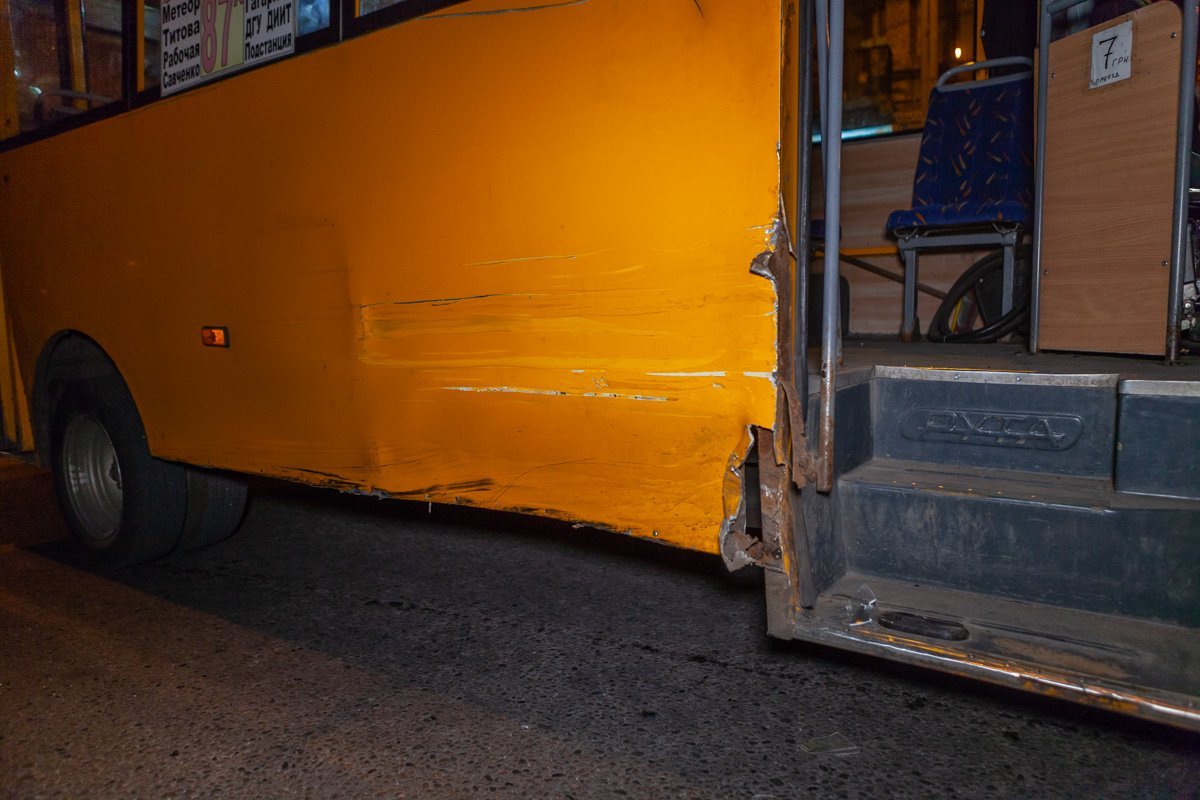 На момент ДТП в салоне маршрутки было около 8 пассажиров На момент ДТП в салоне маршрутки было около 8 пассажиров