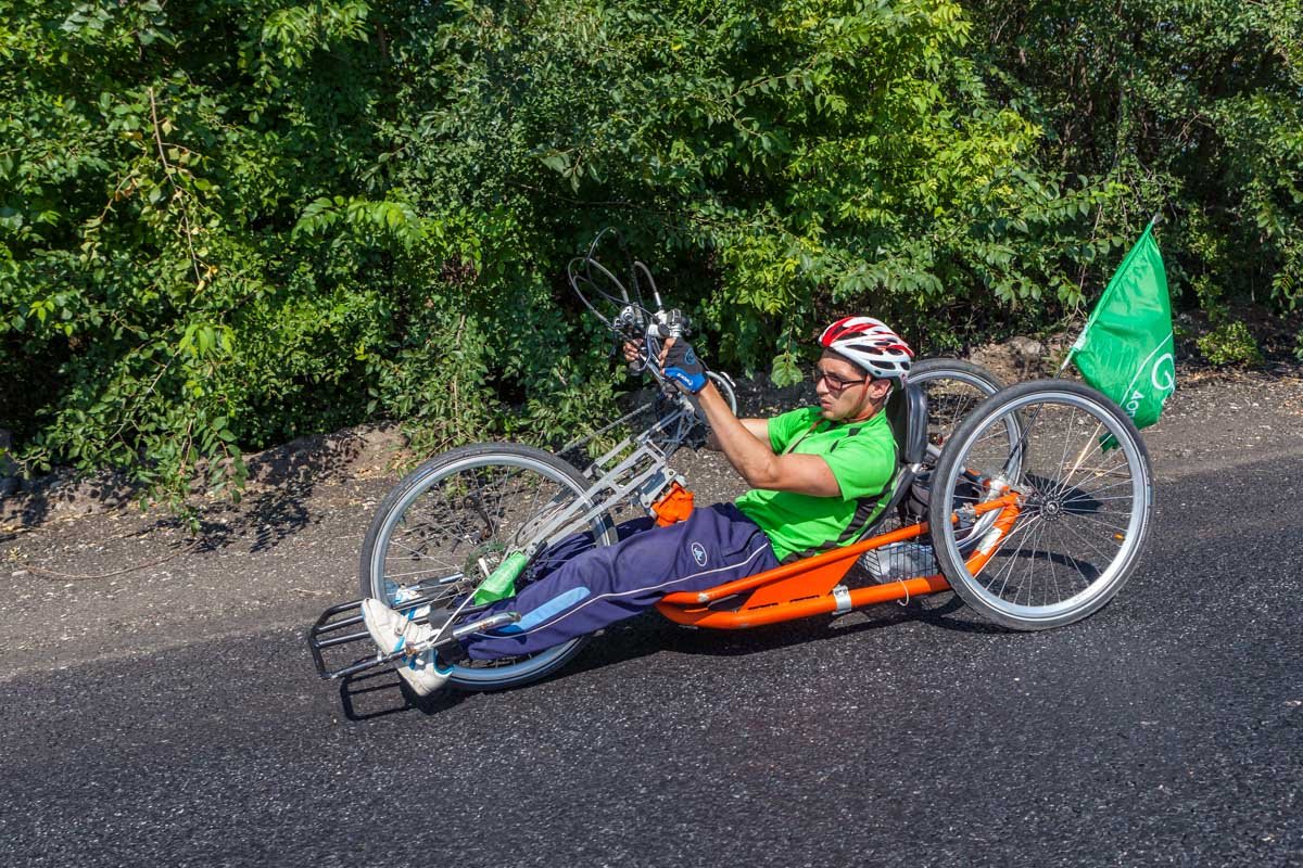 Помимо незрячих людей, в марафоне принял участие человек с парализованными ногами Помимо незрячих людей, в марафоне принял участие человек с парализованными ногами