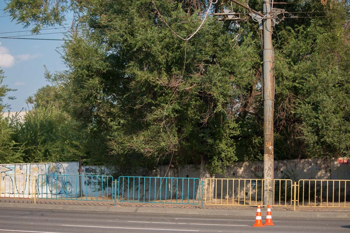 Патрульные оградили место