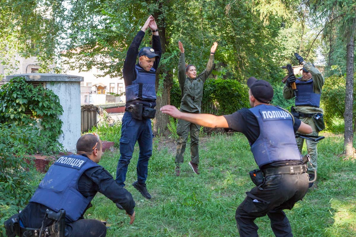 Тренеры моделировали различные ситуации: взрывы, пожары, обстрелы и прочее