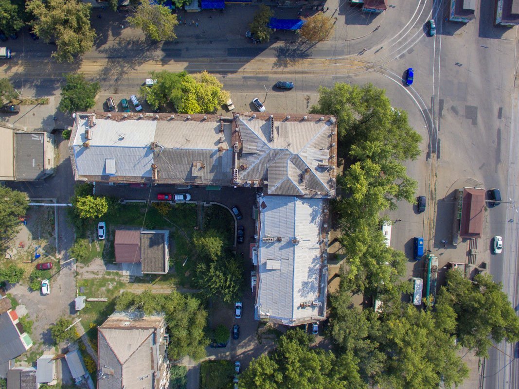 Здание возвели приблизительно в 1940-х годах Здание возвели приблизительно в 1940-х годах