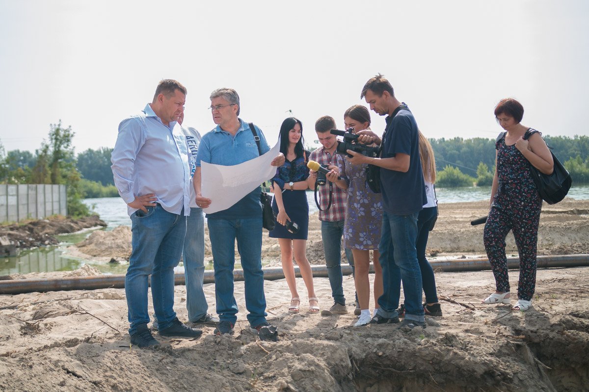 Борис Филатов проинспектировал реконструкцию Набережной