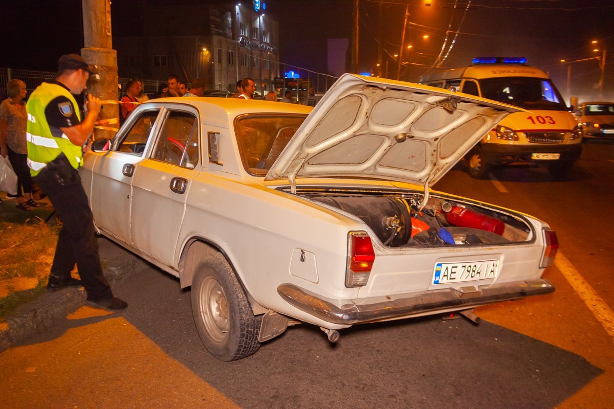 За рулем "Волги" был молодой парень 