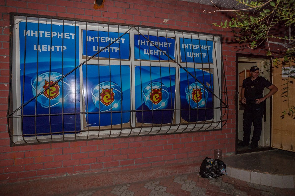 Полицейские вызвали следственно-оперативную группу