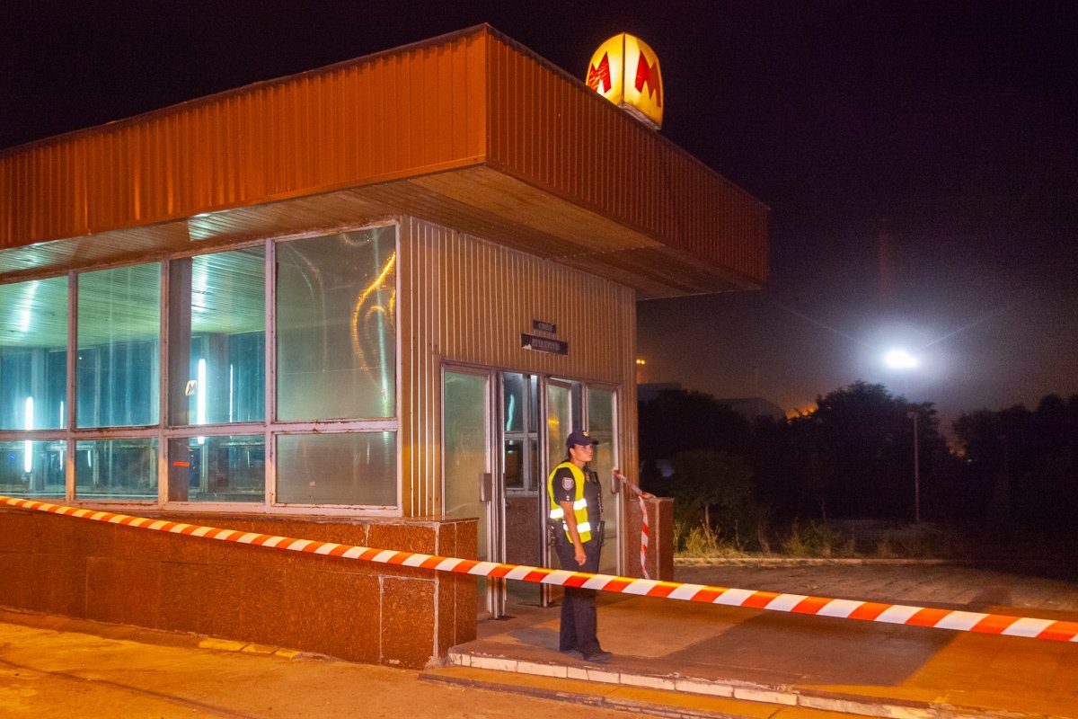 По легенде террористы захватили станцию метро