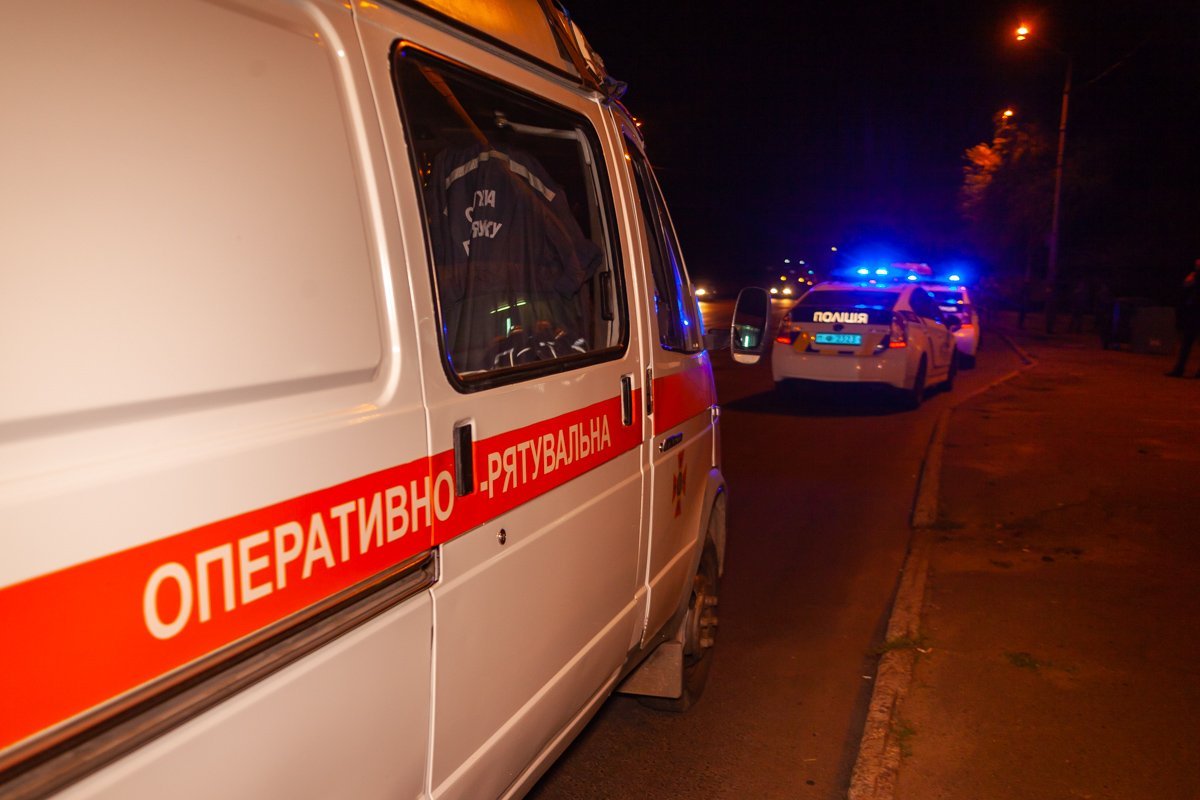 Все подходы ко входу на станцию оцепили