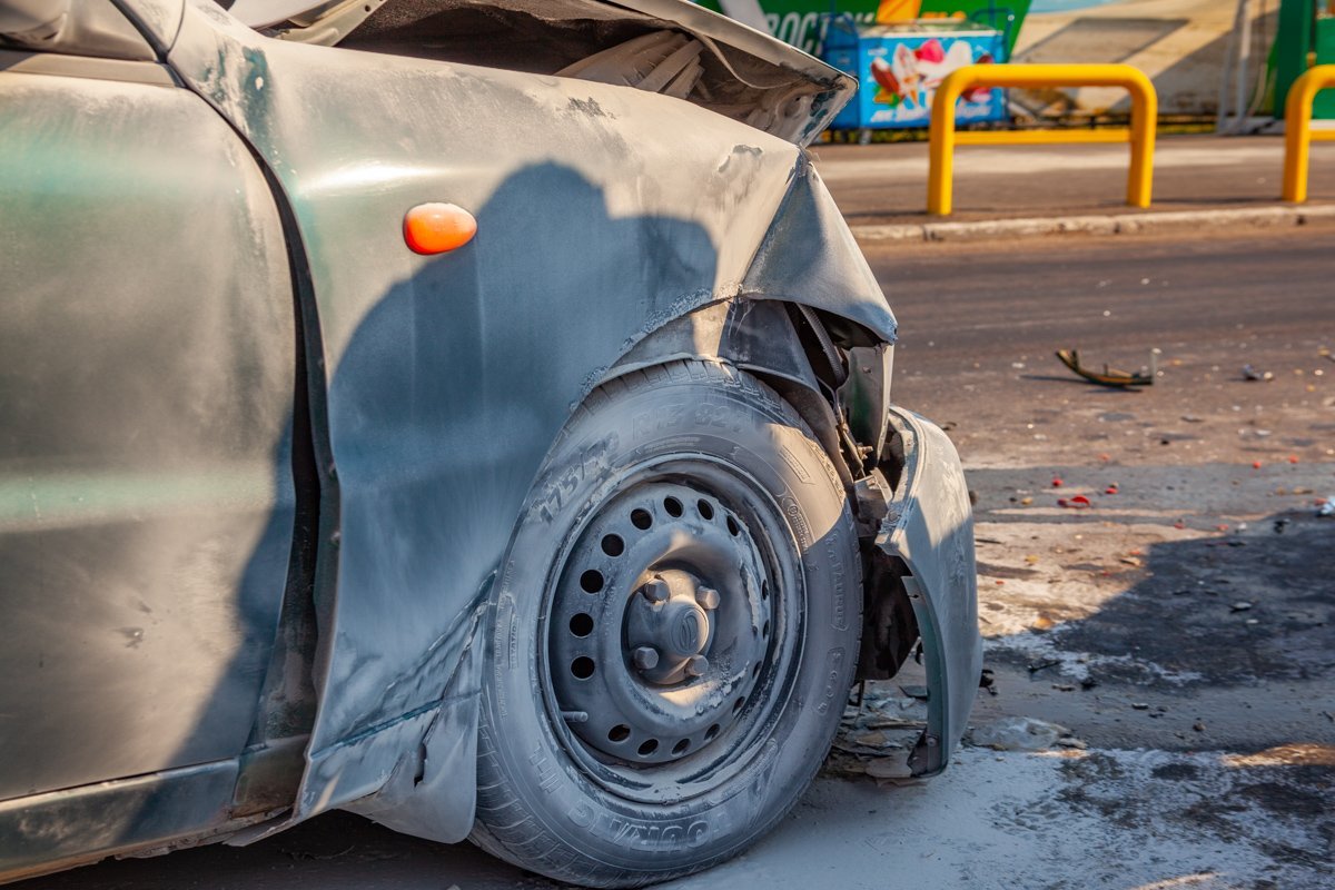 В результате ДТП пострадали два человека - водитель и пассажир Lanos В результате ДТП пострадали два человека - водитель и пассажир Lanos
