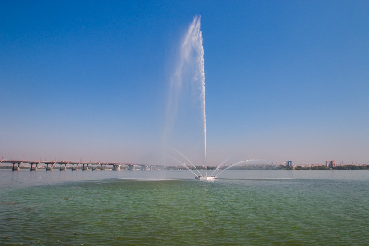 Чаще всего чистят фонтан Белый лебедь Чаще всего чистят фонтан Белый лебедь