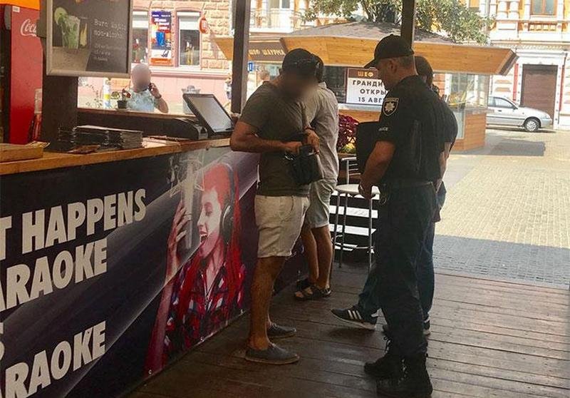 В одном из кафе в центре Днепра обнаружили двух нелегалов В одном из кафе в центре Днепра обнаружили двух нелегалов