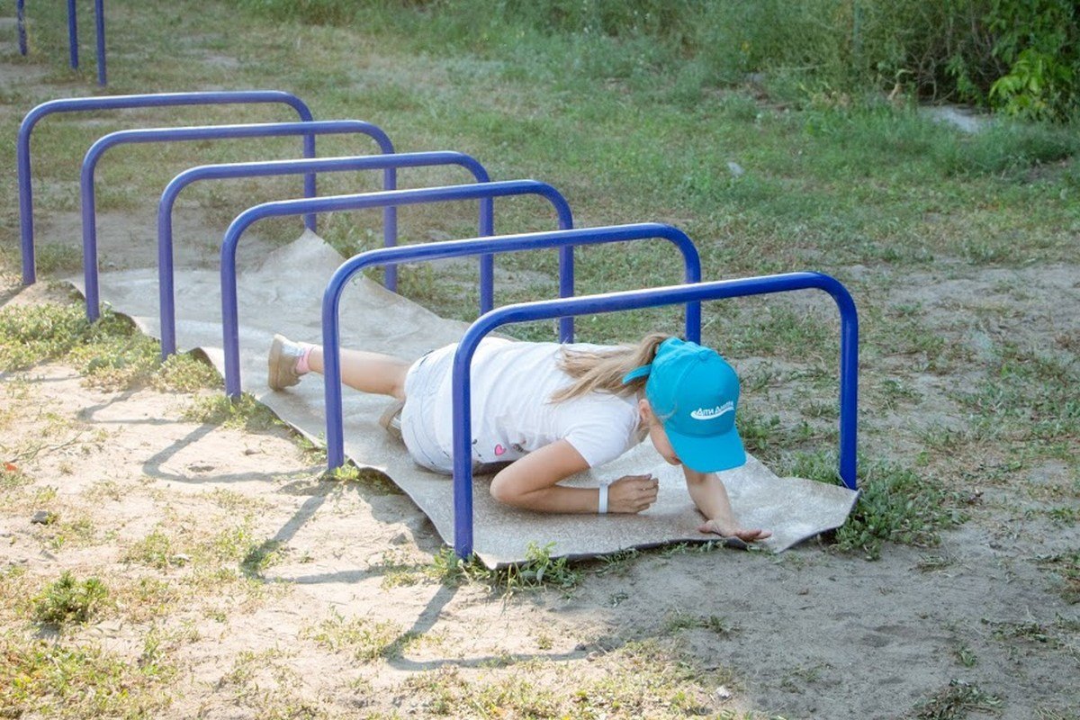 Школьники выполнили ряд задач на пяти локациях