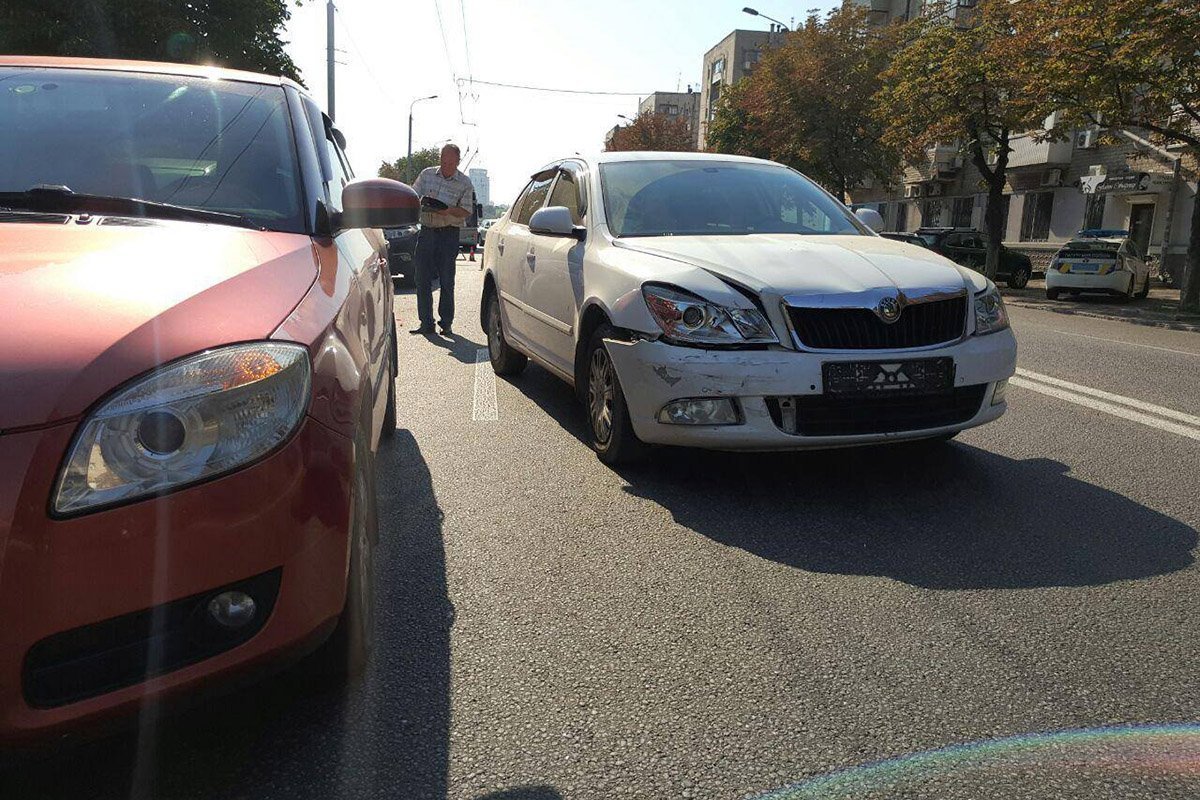 Также ДТП приостановило движение троллейбуса №12 Также ДТП приостановило движение троллейбуса №12