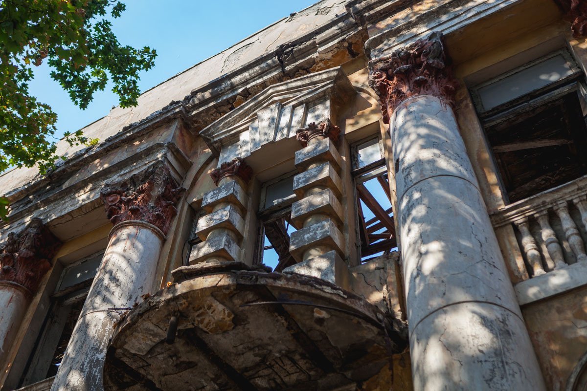 Дом находится в аварийном состоянии