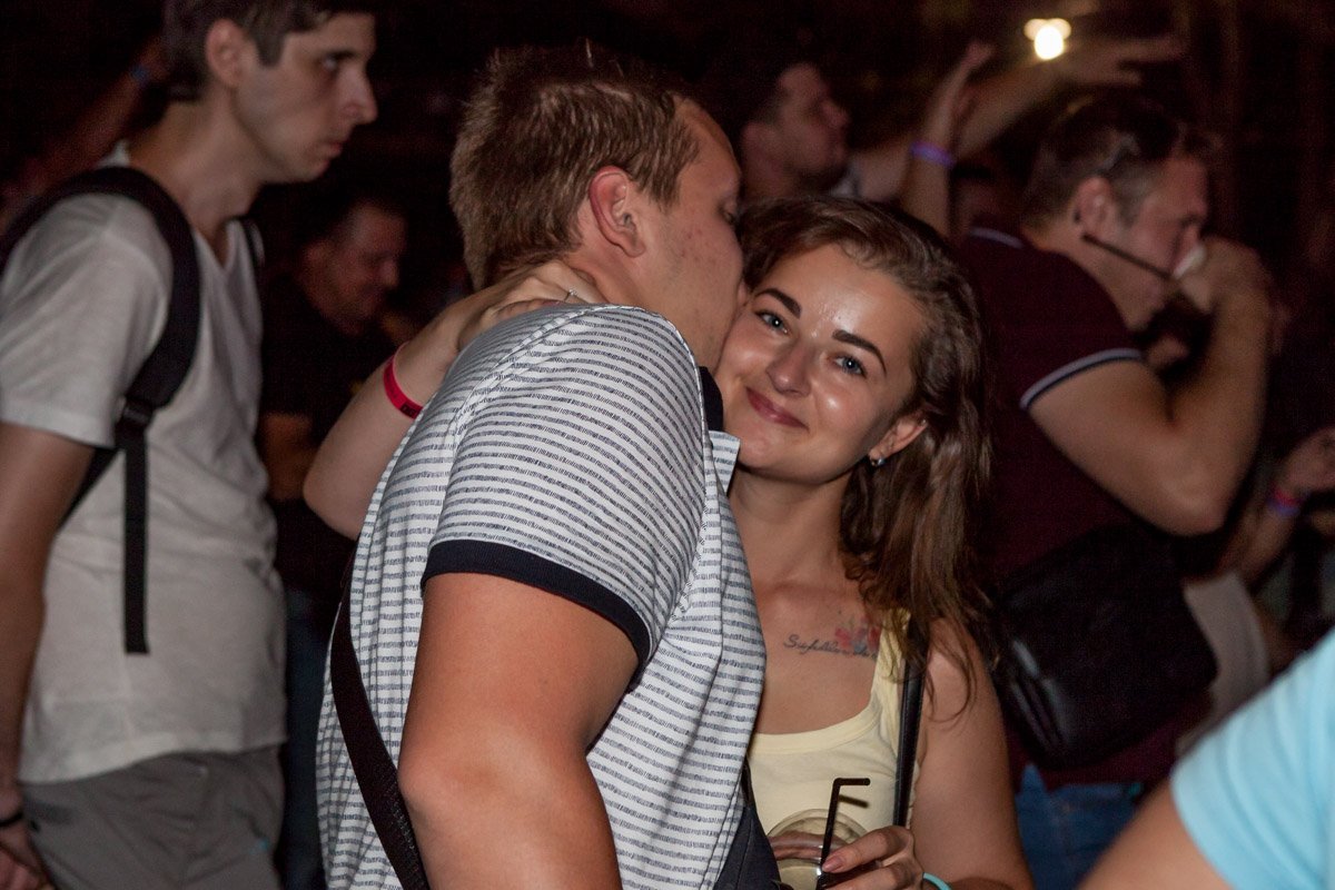 Романтика на фоне угрюмости Романтика на фоне угрюмости