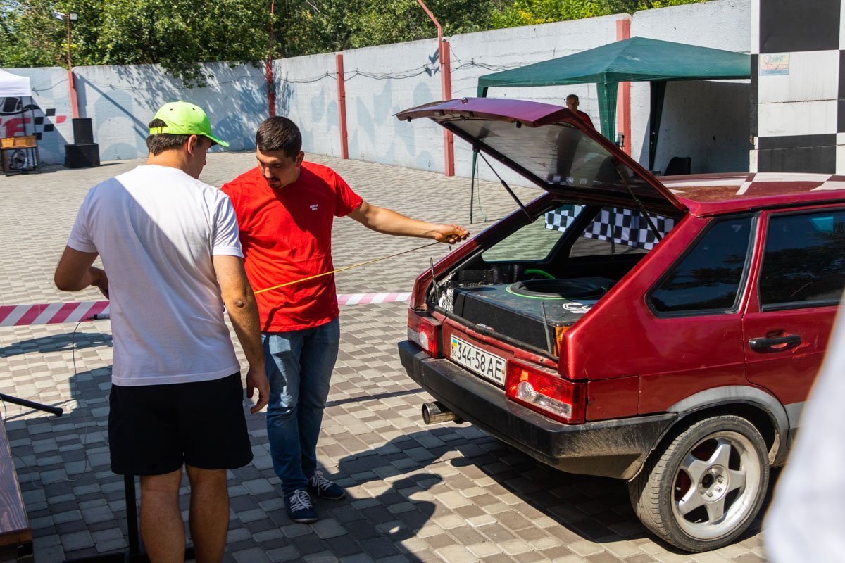 Водители мерились звуком