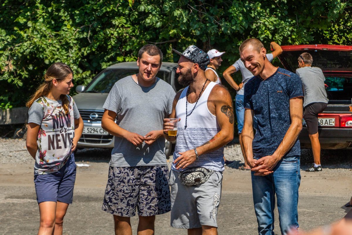 Посетители мероприятия также могли насладиться холодным разливным пивом и закусками