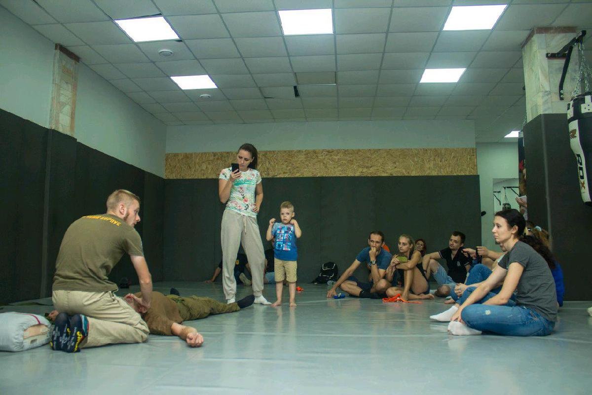 На занятиях рассказали о том, как останавливать кровотечения, обеспечивать проходимость верхних дыхательных путей На занятиях рассказали о том, как останавливать кровотечения, обеспечивать проходимость верхних дыхательных путей