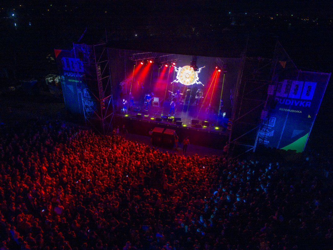 Это уже пятый, юбилейный фестиваль «Стопудовки», который проходит в нашей области