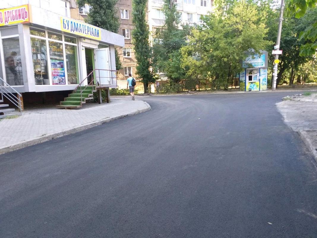 Дорога выглядит идеально ровной Дорога выглядит идеально ровной