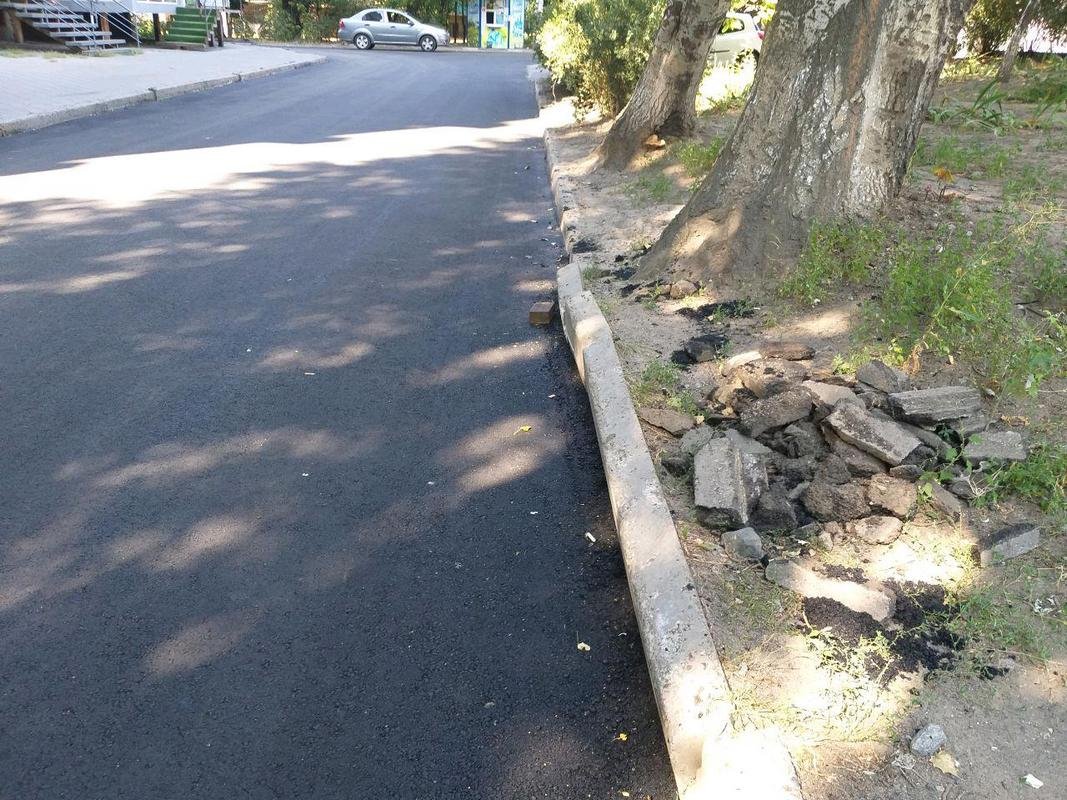 А вот бордюры немного устали А вот бордюры немного устали