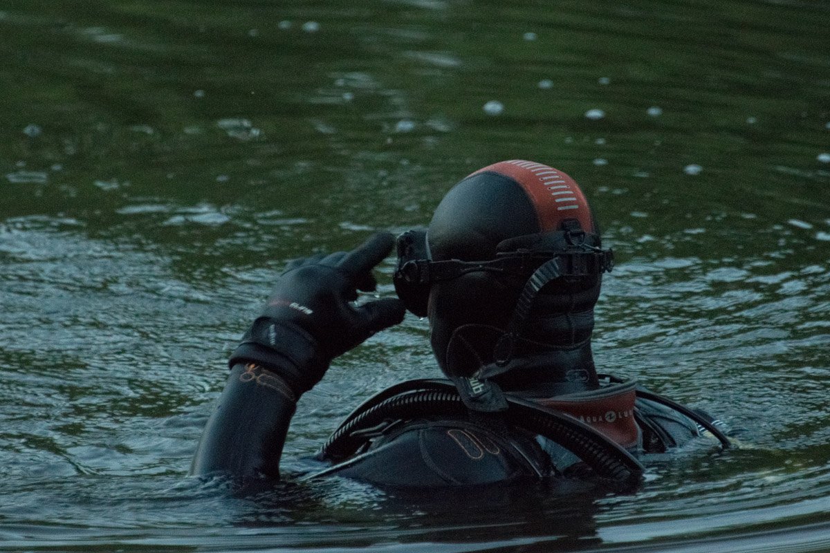 В 19:55 тело доставили на берег