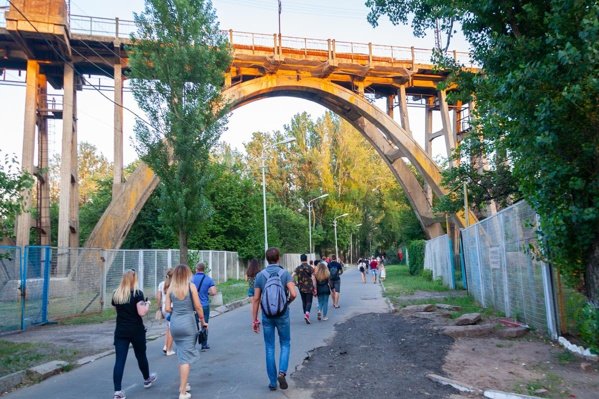 По дороге на территорию фестиваля отсутствовали указатели