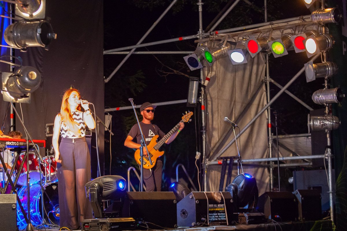 На малой сцене выступали молодые, малоизвестные артисты