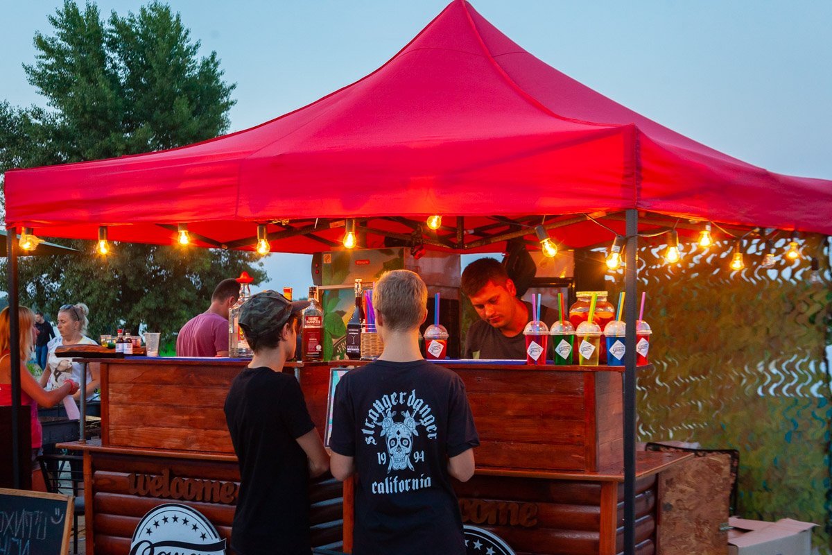 Фудкорты на территории фестиваля