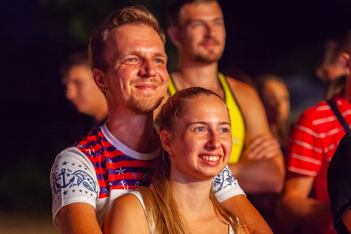 А кому-то для отдыха обязательно нужна компания А кому-то для отдыха обязательно нужна компания