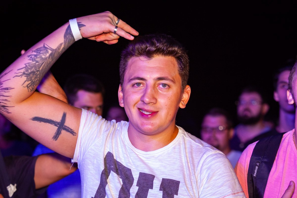 Вот тут татуировку хочу Вот тут татуировку хочу