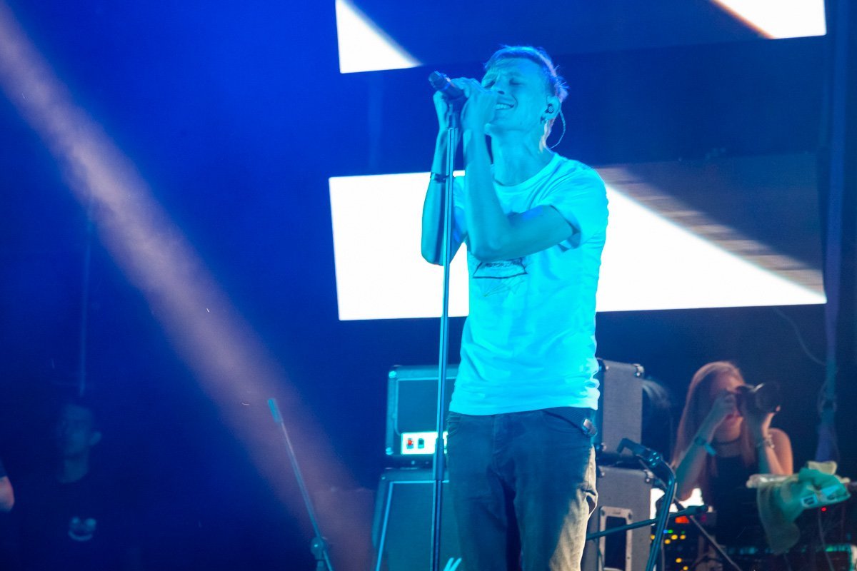 Группа своим выступлением «разорвала» публику