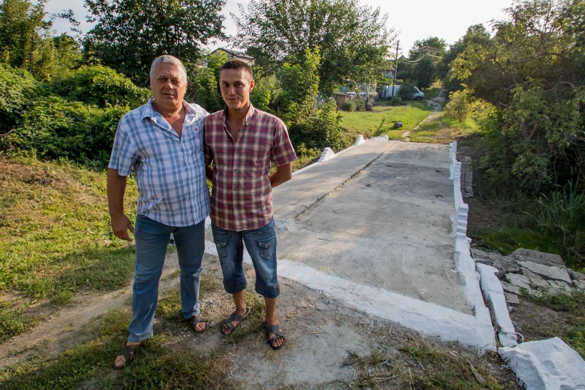 Слева - автор идеи Виктор Слева - автор идеи Виктор