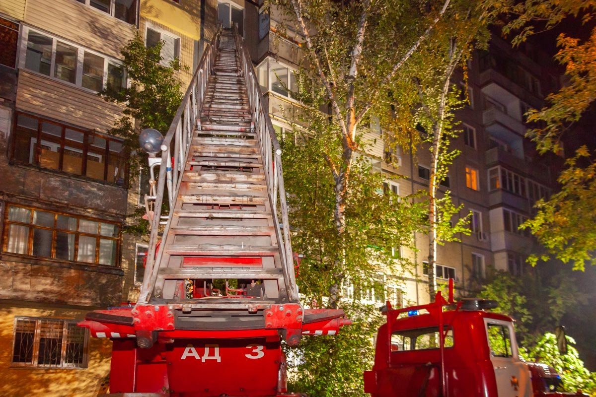 4 человека не смогли покинуть здание самостоятельно