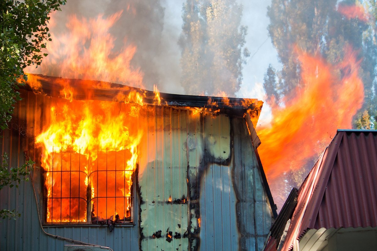 Здание "плавилось" на глазах Здание "плавилось" на глазах