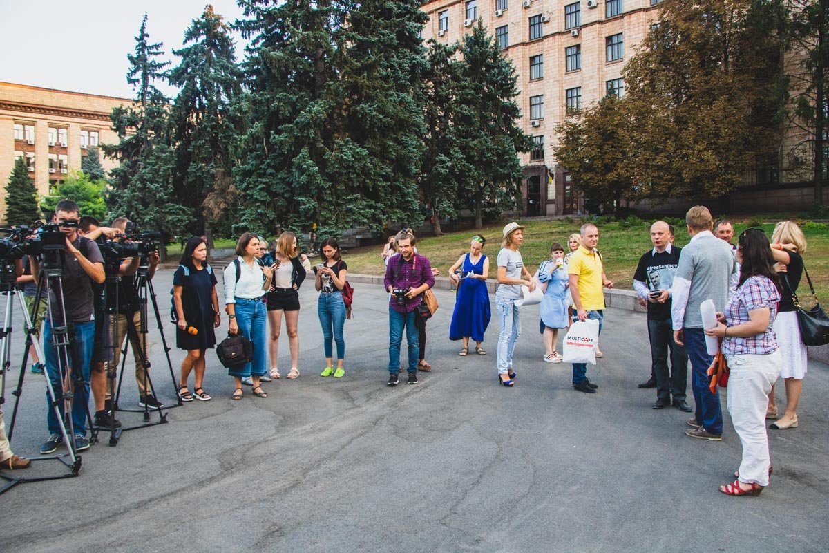 21 августа в Днепре состоялась третья акция в поддержку украинца Олега Сенцова 21 августа в Днепре состоялась третья акция в поддержку украинца Олега Сенцова