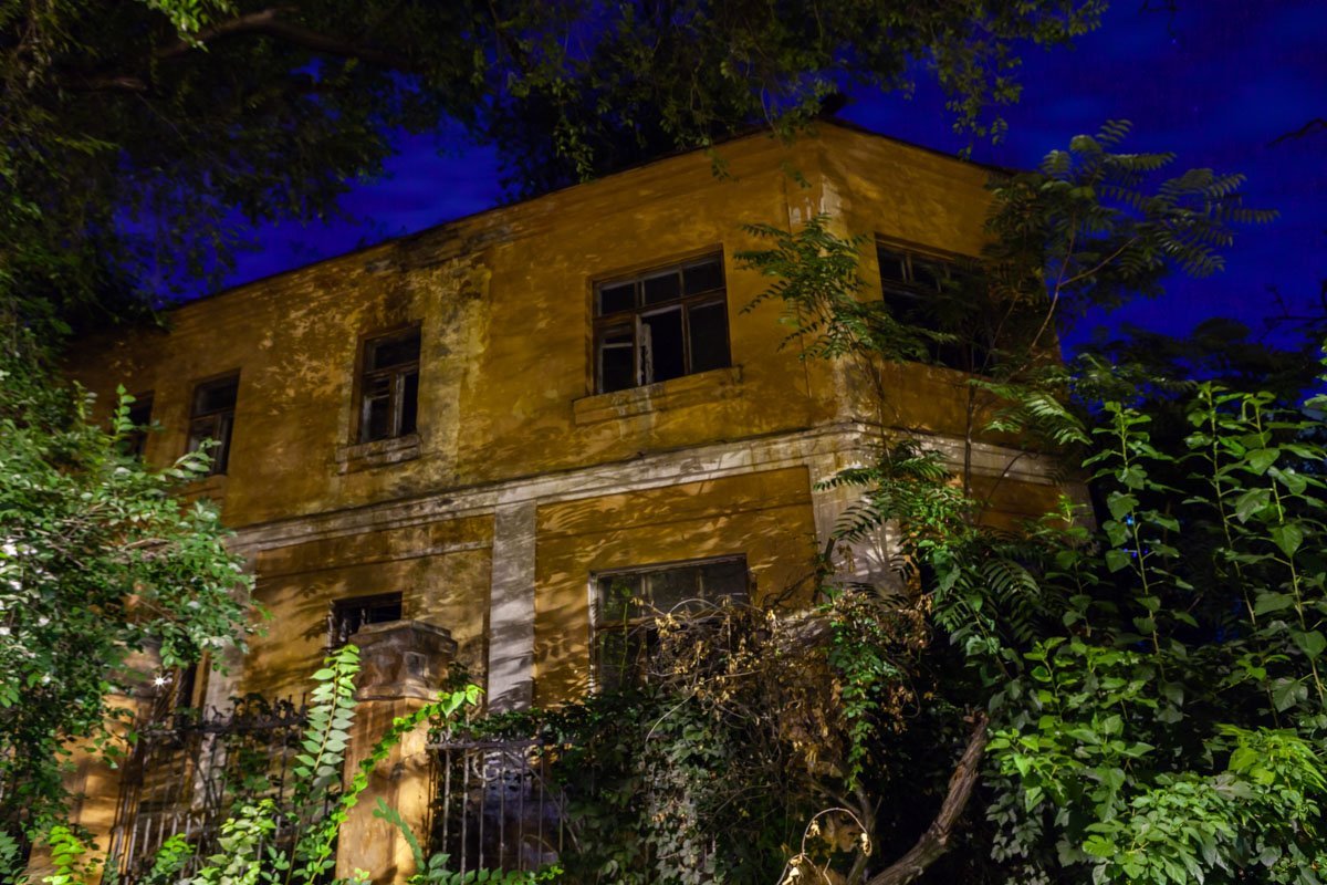 Заброшенный корпус больницы Мечникова