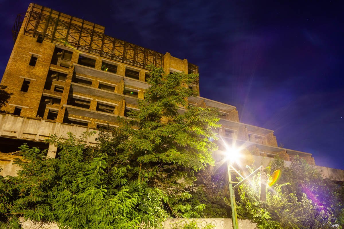 Сейчас все входы сюда закрыты