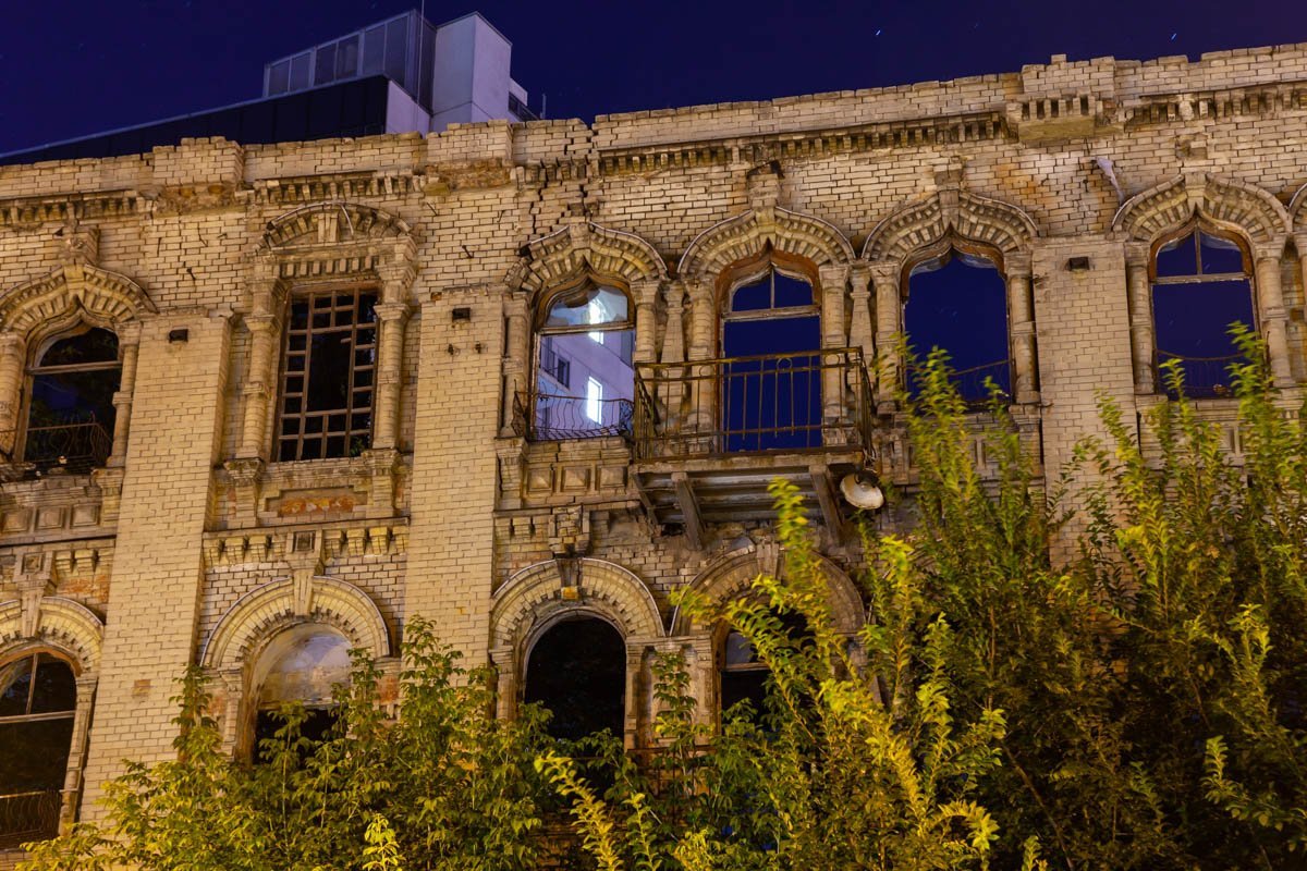 Дом заброшен уже не одно десятилетие