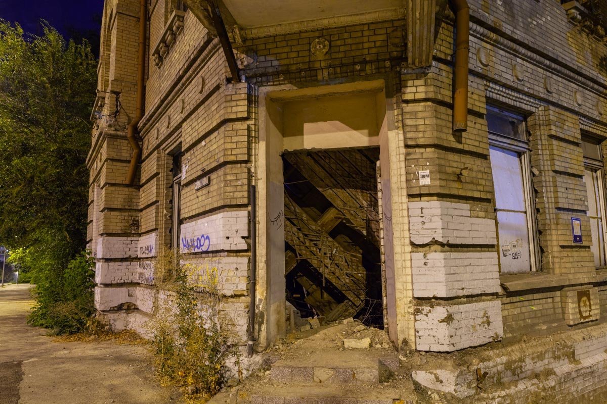 Больницу открыли в далеком заснеженном декабре 1910 года