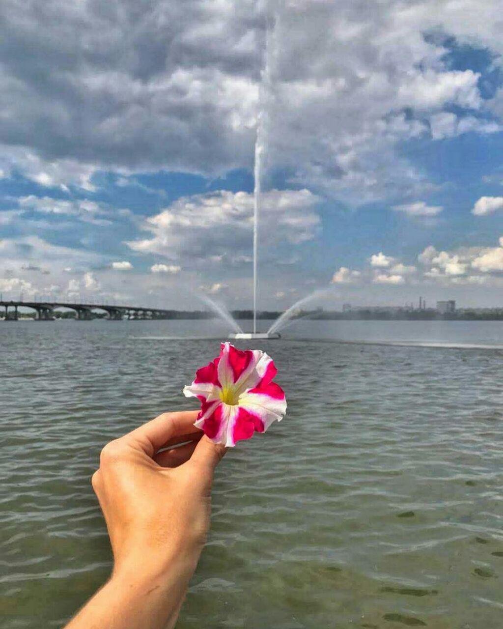 На воду можно смотреть вечно