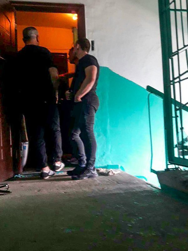 Попасть в квартиру практически невозможно Попасть в квартиру практически невозможно