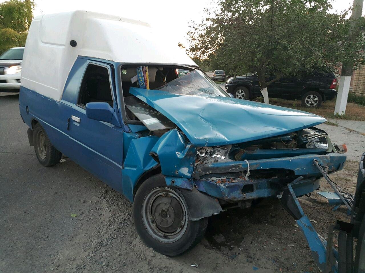 Автомобиль "Таврия" получил значительные повреждения Автомобиль "Таврия" получил значительные повреждения