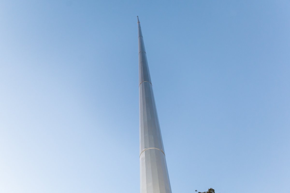 На невероятно высоком 72-метровом флагштоке возвысят самый большой флаг На невероятно высоком 72-метровом флагштоке возвысят самый большой флаг