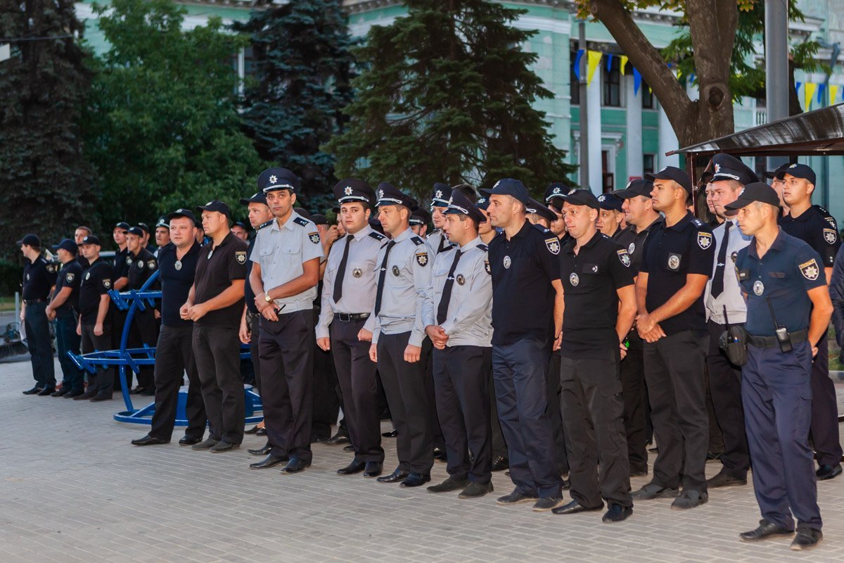 Все настроены серьезно  Все настроены серьезно