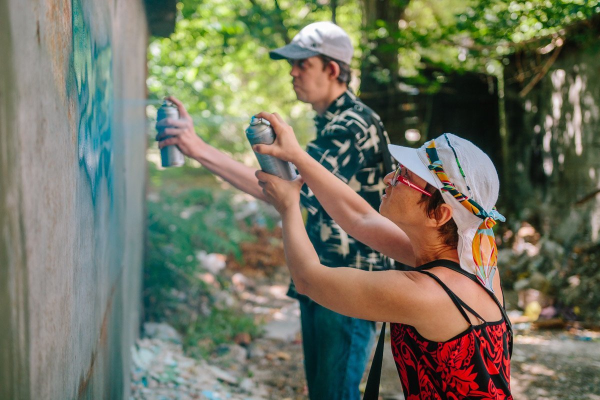Баллонов с краской за день израсходовали очень много - город буквально утопает в нарко-рекламе Баллонов с краской за день израсходовали очень много - город буквально утопает в нарко-рекламе