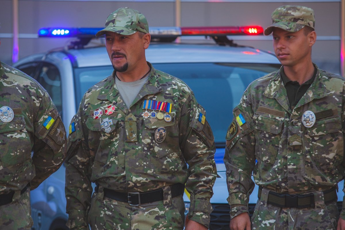 Первым делом Гарант обратился к правоохранителям и поздравил их с Днем Государственного Флага Украины Первым делом Гарант обратился к правоохранителям и поздравил их с Днем Государственного Флага Украины