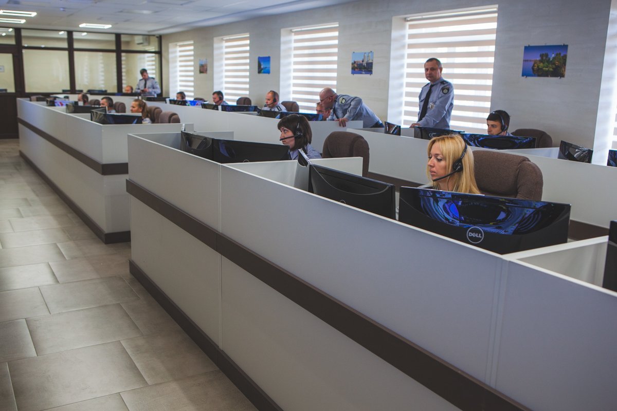 Президенту также показали Ситуационный центр, который является пока единственным в Днепропетровской области Президенту также показали Ситуационный центр, который является пока единственным в Днепропетровской области